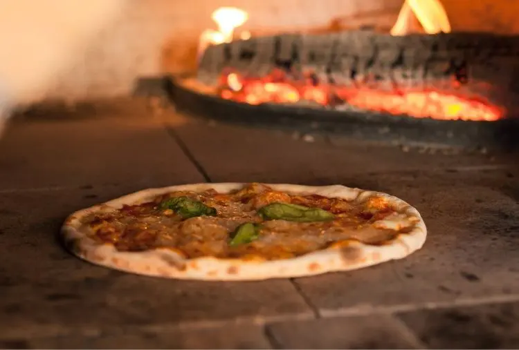 Massa de pizza para forno caseiro