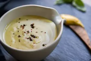 Molho de iogurte com mostarda e mel