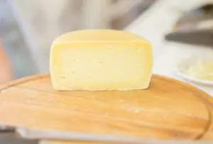 Queijo minas meia cura