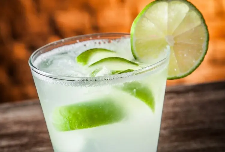 caipirinha de limão no liquidificador