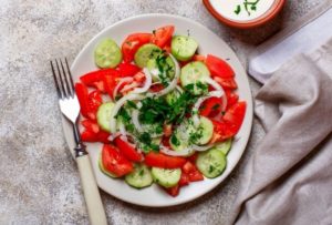salada de pepino com tomate