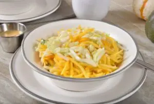 salada de repolho com manga