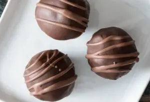Bombom de amendoim no microondas