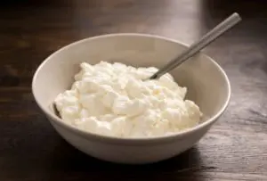 Requeijão caseiro com queijo
