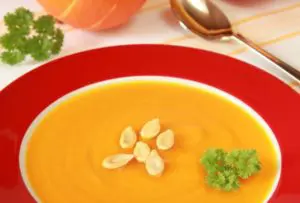 Sopa low carb vegana