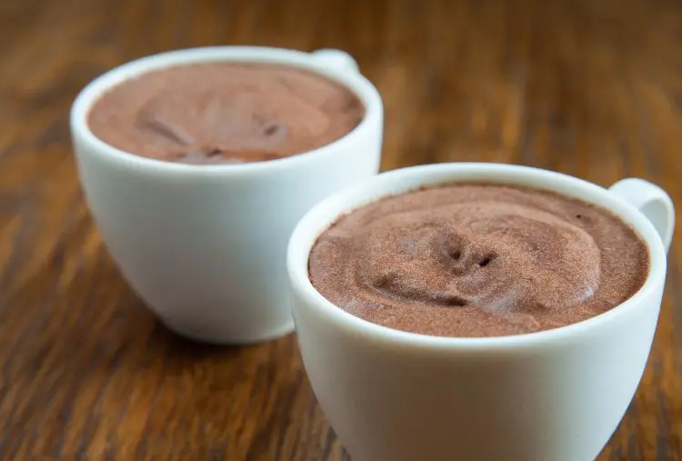 Mousse de chocolate e café