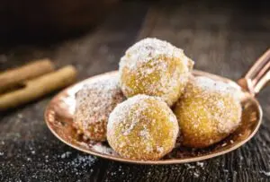 Bolinho de chuva com leite condensado