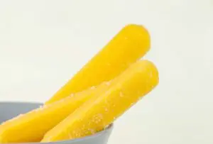 Geladinho de mousse de maracujá