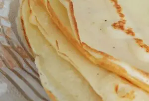 Massa de panqueca sem ovos e vegana