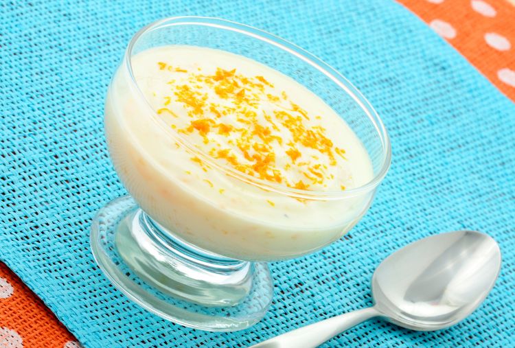 Mousse de abacaxi com pedaços