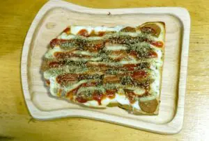 Pizza de pão de forma na airfryer (ou no forno)
