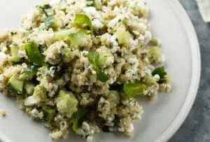 Salada de quínoa com pepino