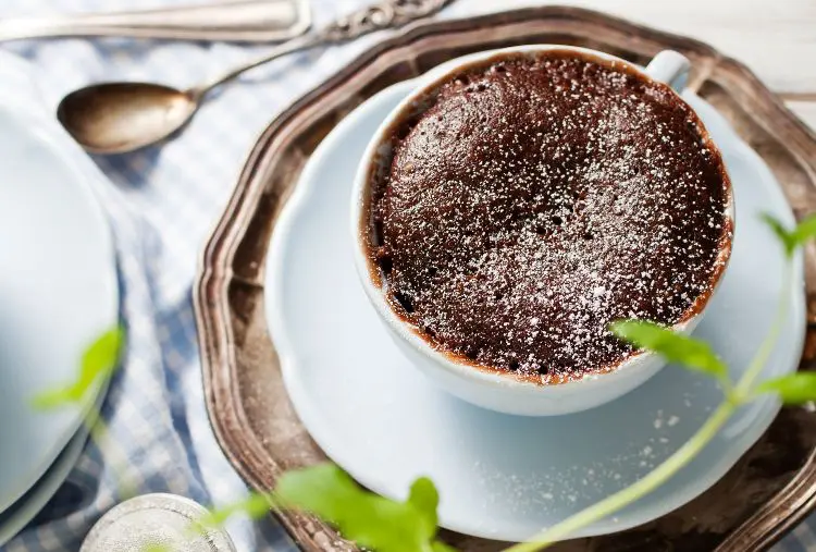 brownie de beterraba fit de caneca