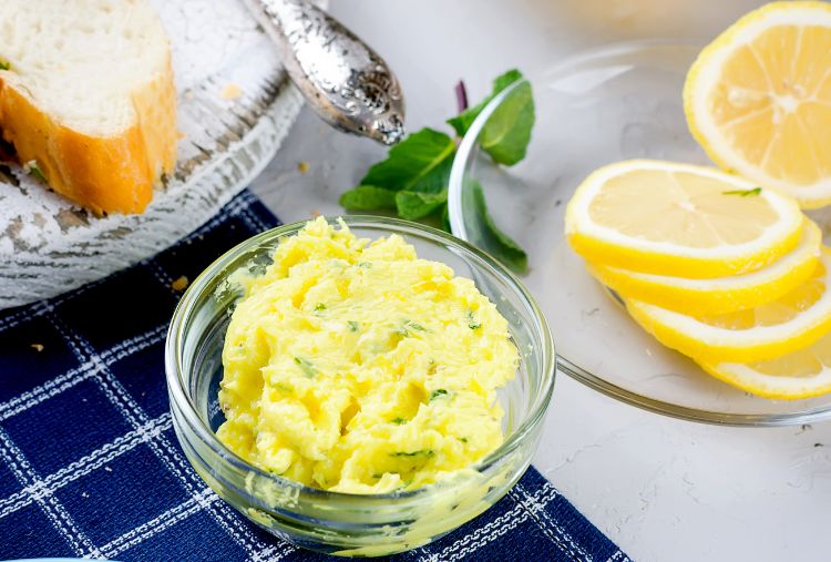 manteiga aromatizada com limão