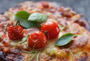 mini pizza mussarela