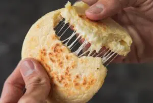 pão de queijo de frigideira