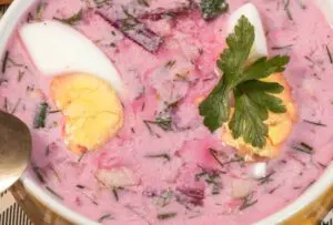 sopa de beterraba com creme de leite