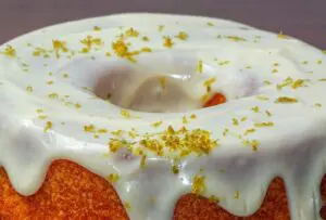 Bolo de iogurte e limão