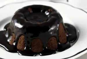 Bolo vulcão de chocolate