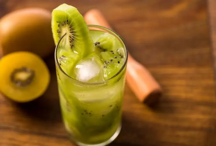 Caipirinha de kiwi