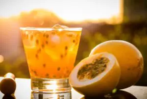 Caipirinha de maracujá