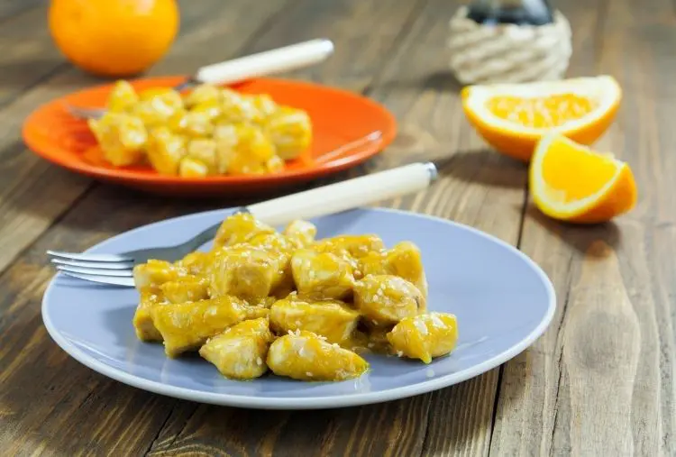 Filé de frango com molho de laranja