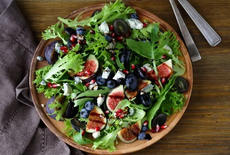 Salada verde com figo