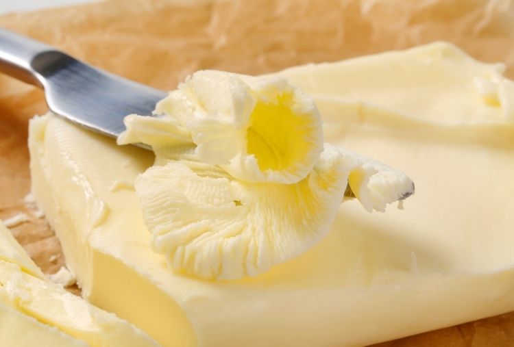 manteiga caseira com dois ingredientes