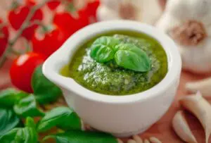 molho pesto de manjericão