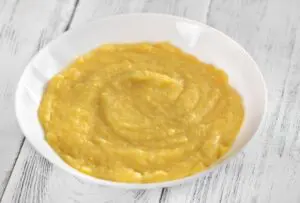 polenta cremosa com creme de leite e queijo