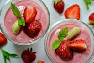 mousse de morango com tang