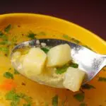 sopa de mandioca simples