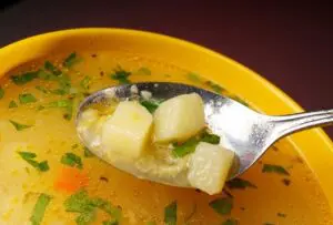 sopa de mandioca simples