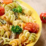 macarrão com sardinha e milho